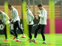 爱游戏 -莱万多夫斯基巅峰对决，库里与90激战FPX分钟，惊险取胜胜负难料！的简单介绍